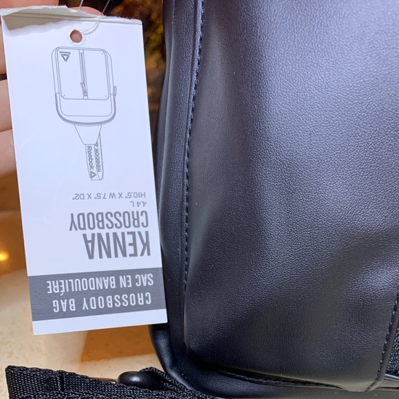 Reebok Kenna Crossbody NWT - Picture 6 of 6